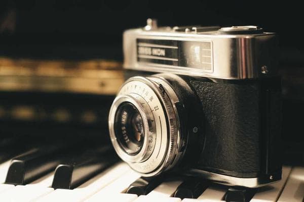 Professional DSLR Camera with 4K Video